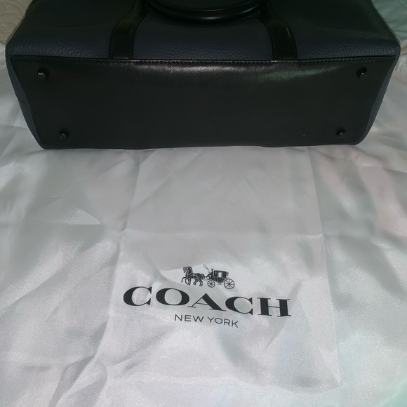 Coach Metro Tote - Picture 4 of 8